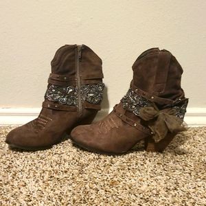Brown booties with accents